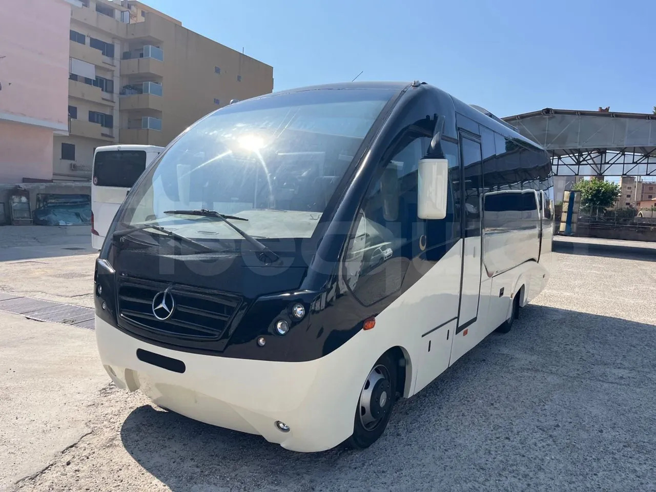 Mercedes-Benz MB 818 S - 대형 버스 : 사진 4 Mercedes-Benz MB 818 S - 대형 버스 : 사진 4