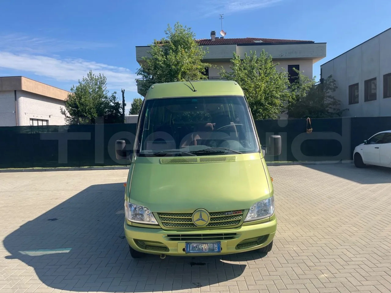 Mercedes-Benz Sprinter - 교외 버스 : 사진 2 Mercedes-Benz Sprinter - 교외 버스 : 사진 2