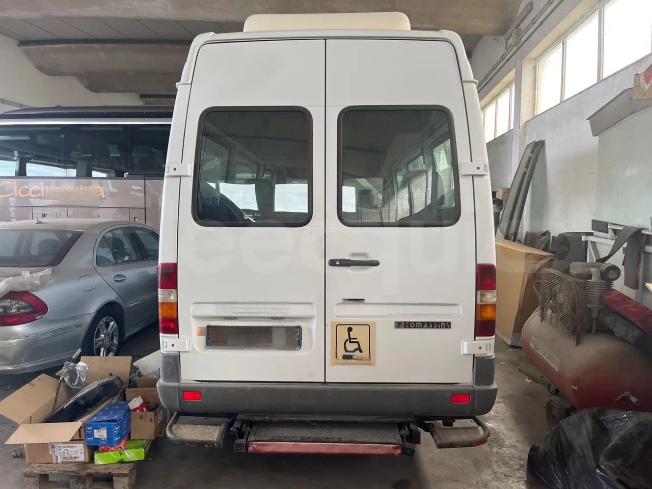 Mercedes-Benz Sprinter - 교외 버스 : 사진 5 Mercedes-Benz Sprinter - 교외 버스 : 사진 5