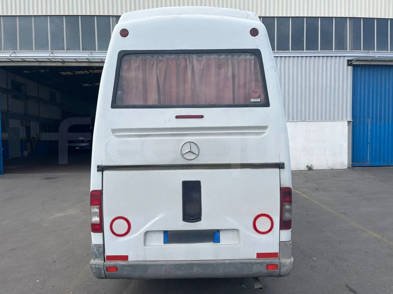 Mercedes-Benz Sprinter - 교외 버스 : 사진 5 Mercedes-Benz Sprinter - 교외 버스 : 사진 5