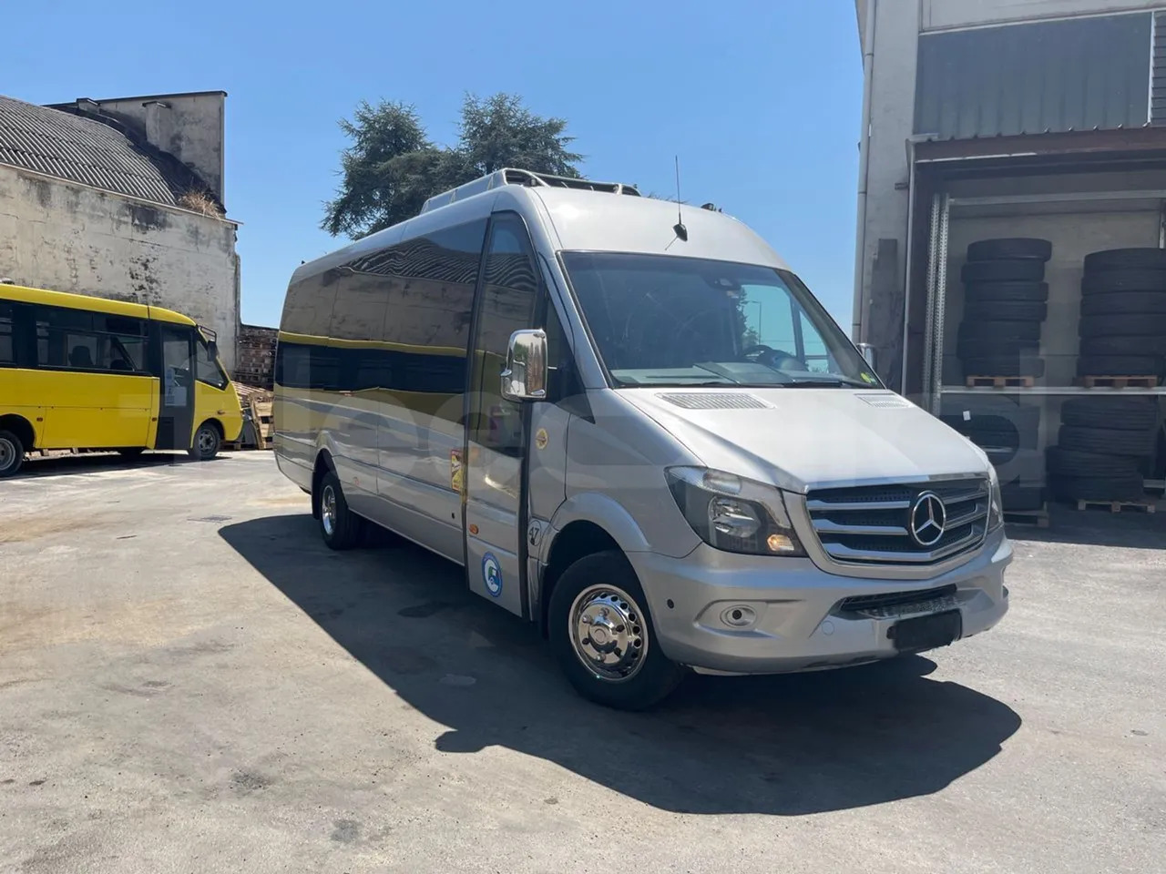 Mercedes-Benz Sprinter - 교외 버스 : 사진 1 Mercedes-Benz Sprinter - 교외 버스 : 사진 1