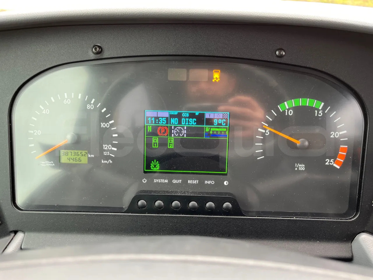 Mercedes-Benz Tourismo - 대형 버스 : 사진 3 Mercedes-Benz Tourismo - 대형 버스 : 사진 3