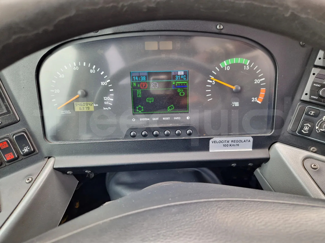 Mercedes-Benz Tourismo - 대형 버스 : 사진 3 Mercedes-Benz Tourismo - 대형 버스 : 사진 3