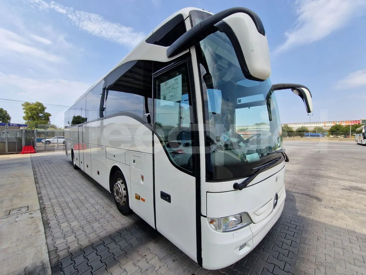 Mercedes-Benz Tourismo - 대형 버스 : 사진 1 Mercedes-Benz Tourismo - 대형 버스 : 사진 1