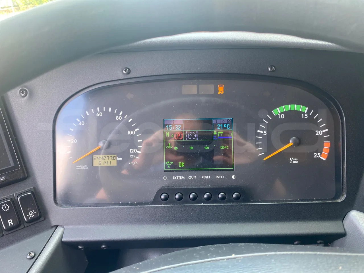 Mercedes-Benz Tourismo - 대형 버스 : 사진 3 Mercedes-Benz Tourismo - 대형 버스 : 사진 3