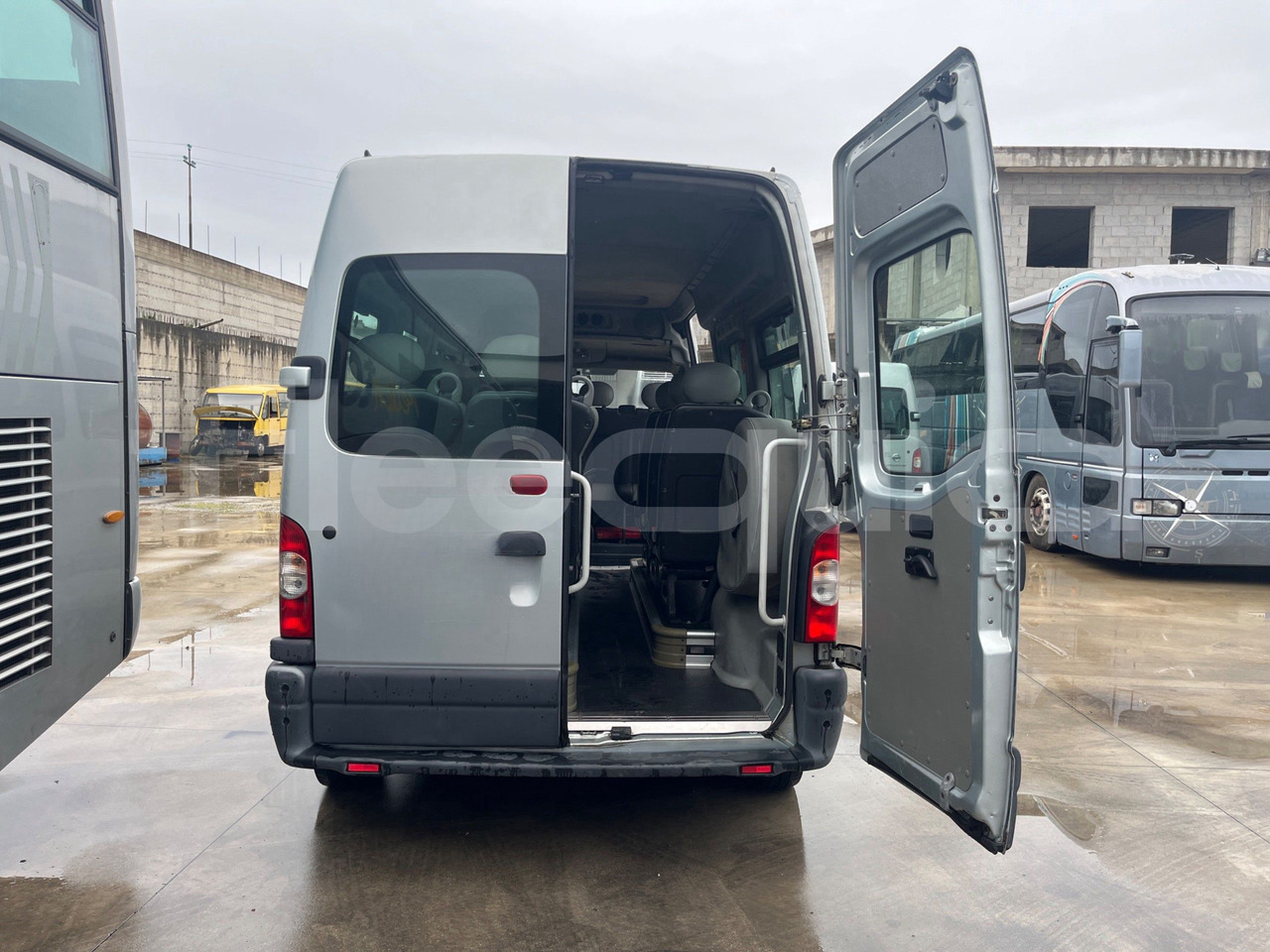 Nissan Interstar - 소형 버스, 승합차 : 사진 5 Nissan Interstar - 소형 버스, 승합차 : 사진 5