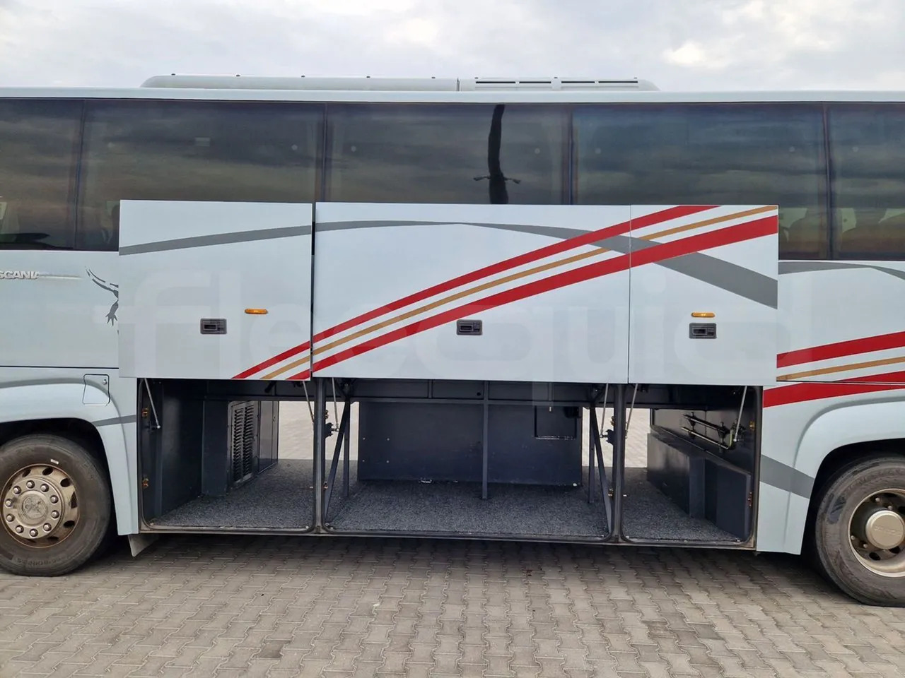 대형 버스 Scania Touring HD : 사진 7