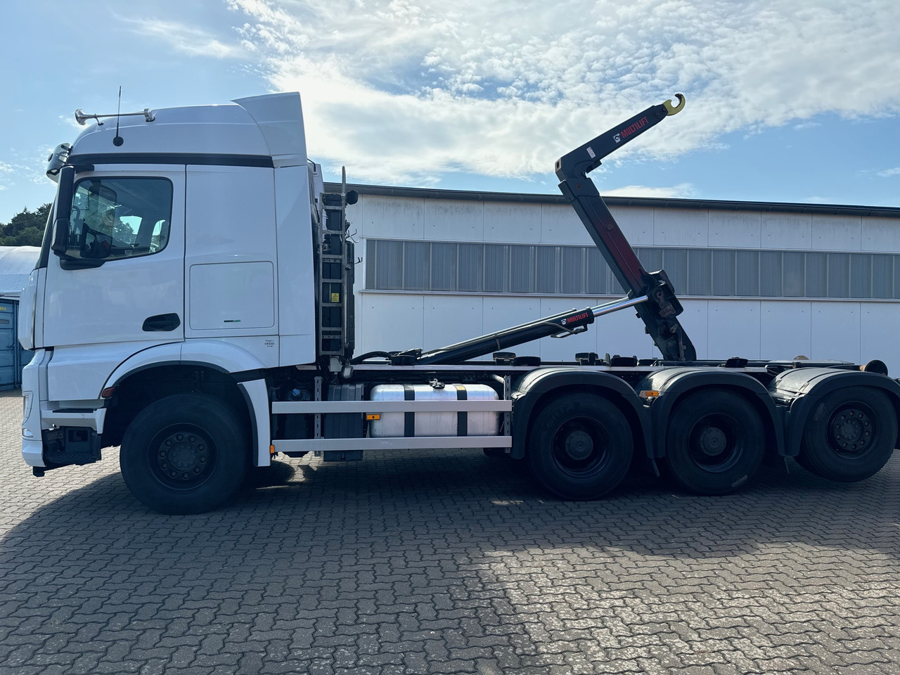 MERCEDES-BENZ Arocs 3553 4 Achsen Tridem - 후크 리프트 트럭 : 사진 5 MERCEDES-BENZ Arocs 3553 4 Achsen Tridem - 후크 리프트 트럭 : 사진 5