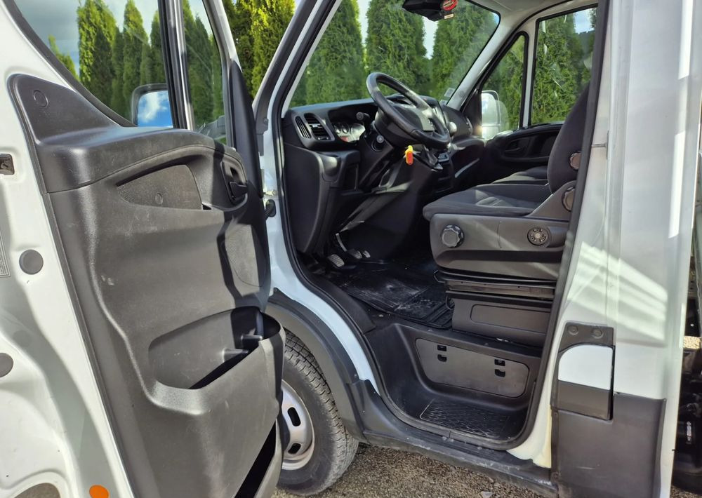 Iveco 35C15 3.0 - 플랫베드 밴 : 사진 5 Iveco 35C15 3.0 - 플랫베드 밴 : 사진 5