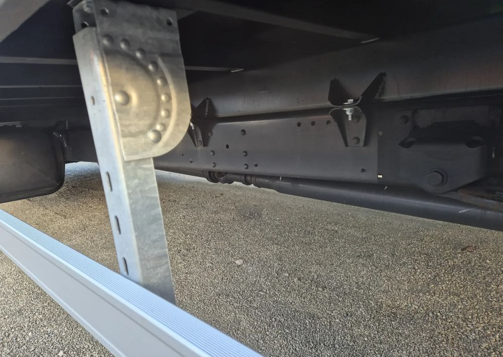 Iveco 70C18 3.0 180KM/ Skrzyniowy / 1 Właściciel/ Himatic 8b/ Rozstaw osi max 5.1m/ - 플랫베드 밴 : 사진 5 Iveco 70C18 3.0 180KM/ Skrzyniowy / 1 Właściciel/ Himatic 8b/ Rozstaw osi max 5.1m/ - 플랫베드 밴 : 사진 5