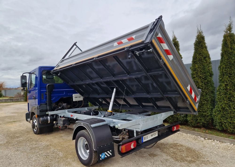 Nissan Atleon 3.0 - 덤프 밴 : 사진 4 Nissan Atleon 3.0 - 덤프 밴 : 사진 4