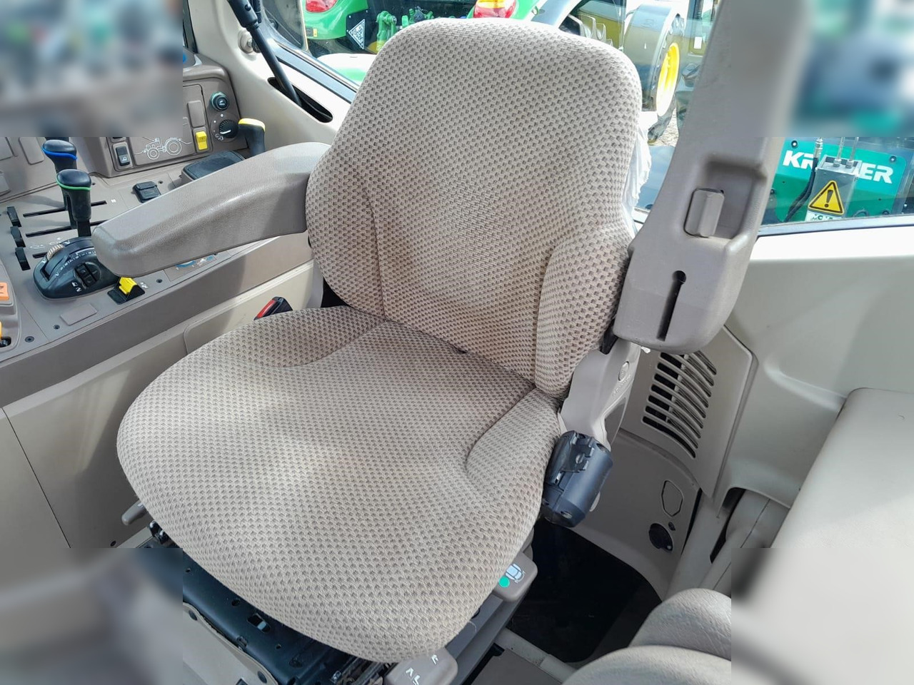 리스  2018 JOHN DEERE 6130M 2018 JOHN DEERE 6130M : 사진 14 리스  2018 JOHN DEERE 6130M 2018 JOHN DEERE 6130M : 사진 14