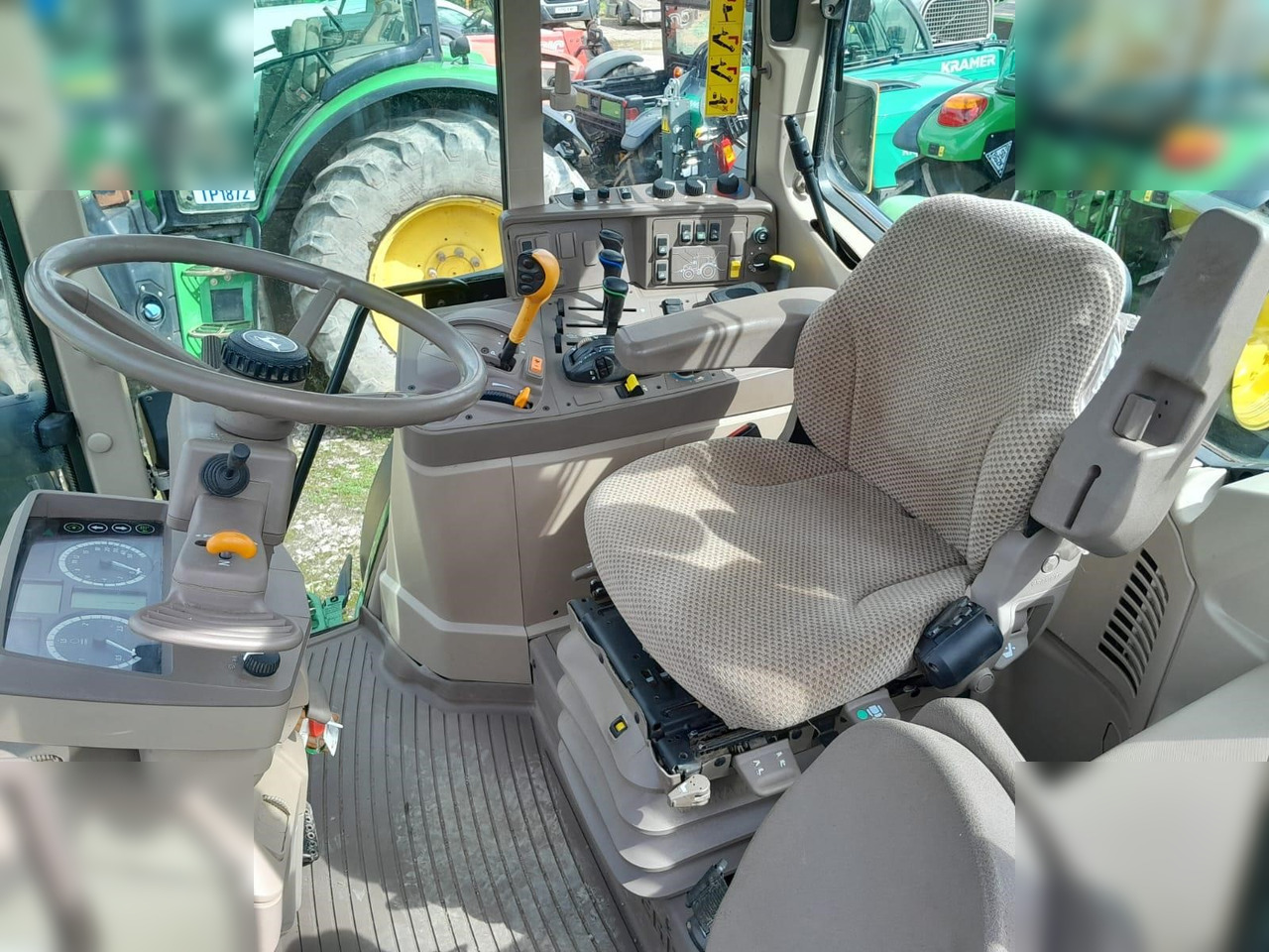 리스  2018 JOHN DEERE 6130M 2018 JOHN DEERE 6130M : 사진 15 리스  2018 JOHN DEERE 6130M 2018 JOHN DEERE 6130M : 사진 15