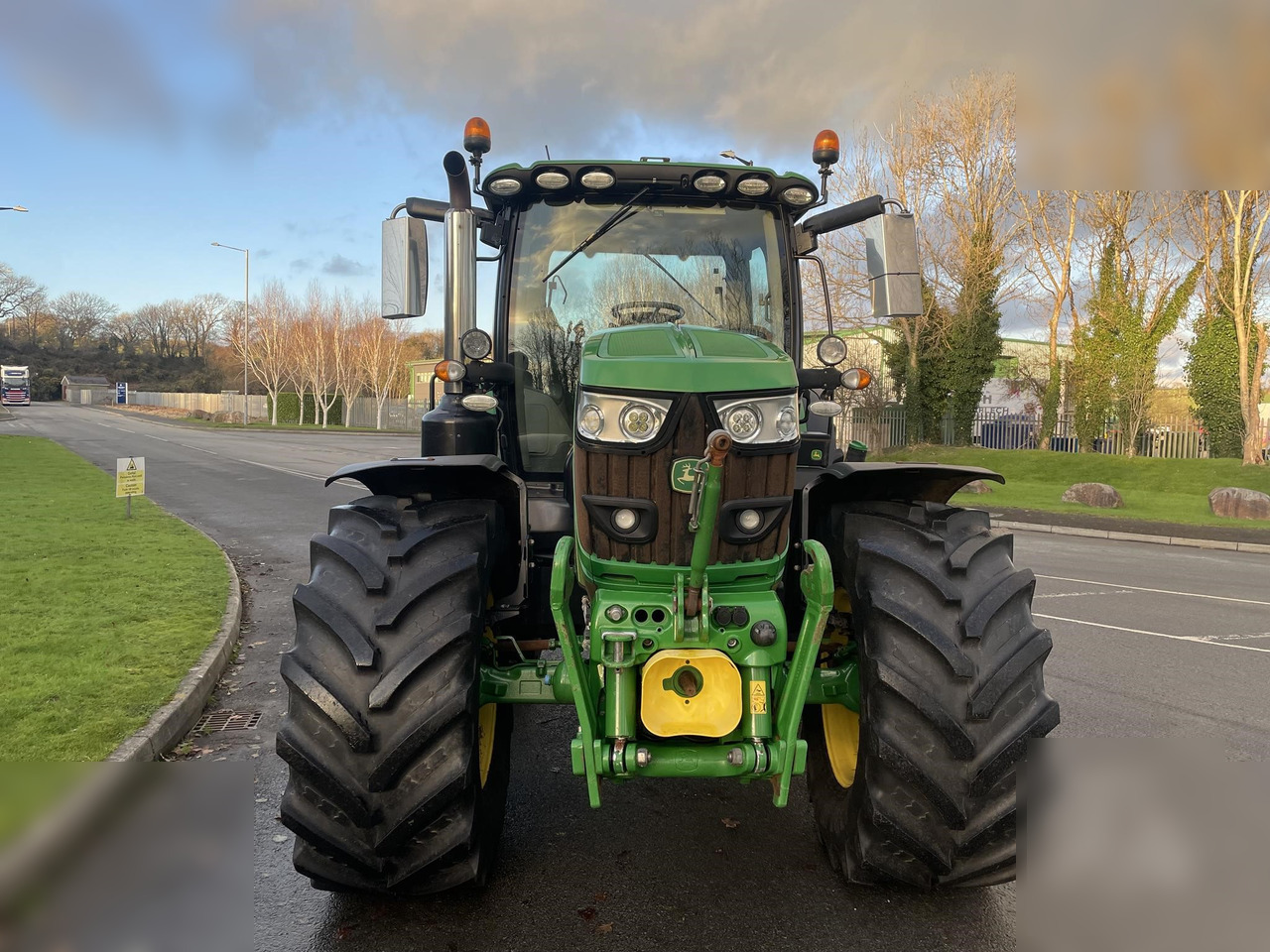 2020 JOHN DEERE 6155R - 장궤형 트랙터 : 사진 3 2020 JOHN DEERE 6155R - 장궤형 트랙터 : 사진 3