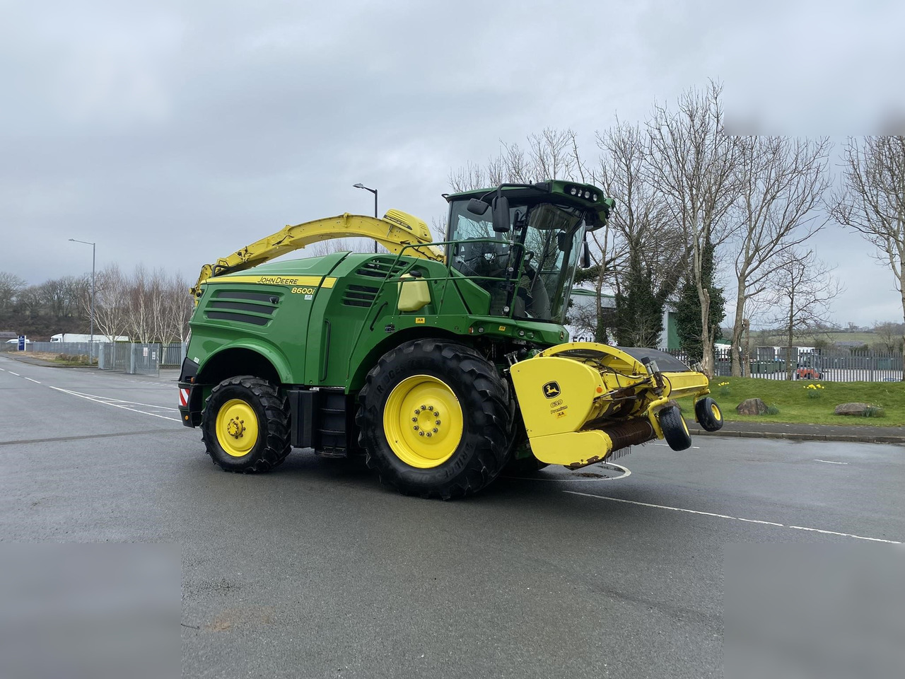 2020 JOHN DEERE 8600 - 견인식 목초수확기 : 사진 1 2020 JOHN DEERE 8600 - 견인식 목초수확기 : 사진 1