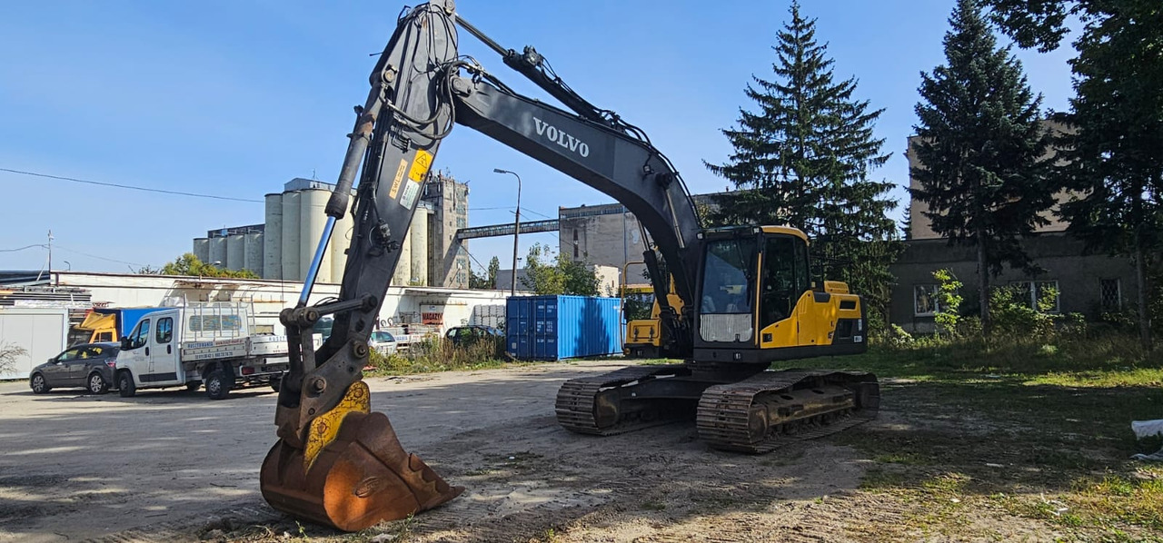 VOLVO EC220DL - 크롤러 굴삭기 : 사진 4 VOLVO EC220DL - 크롤러 굴삭기 : 사진 4