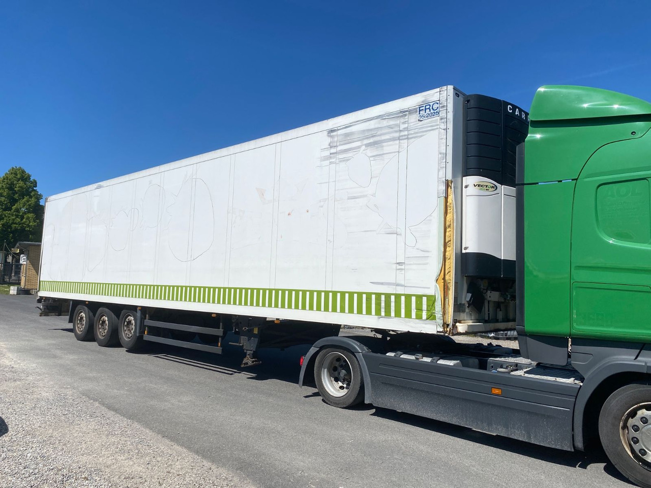 Schmitz Cargobull Carrier 1850 MT/ Doppelstock/Trennwand/ 2,75 m - 냉동 세미 트레일러 : 사진 1 Schmitz Cargobull Carrier 1850 MT/ Doppelstock/Trennwand/ 2,75 m - 냉동 세미 트레일러 : 사진 1