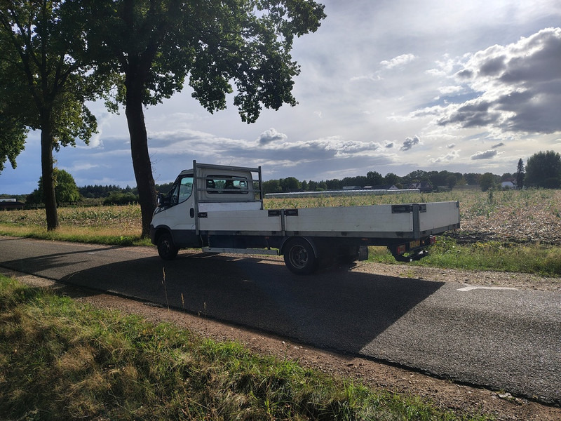 Iveco Daily 35C180 - 플랫베드 밴 : 사진 3 Iveco Daily 35C180 - 플랫베드 밴 : 사진 3