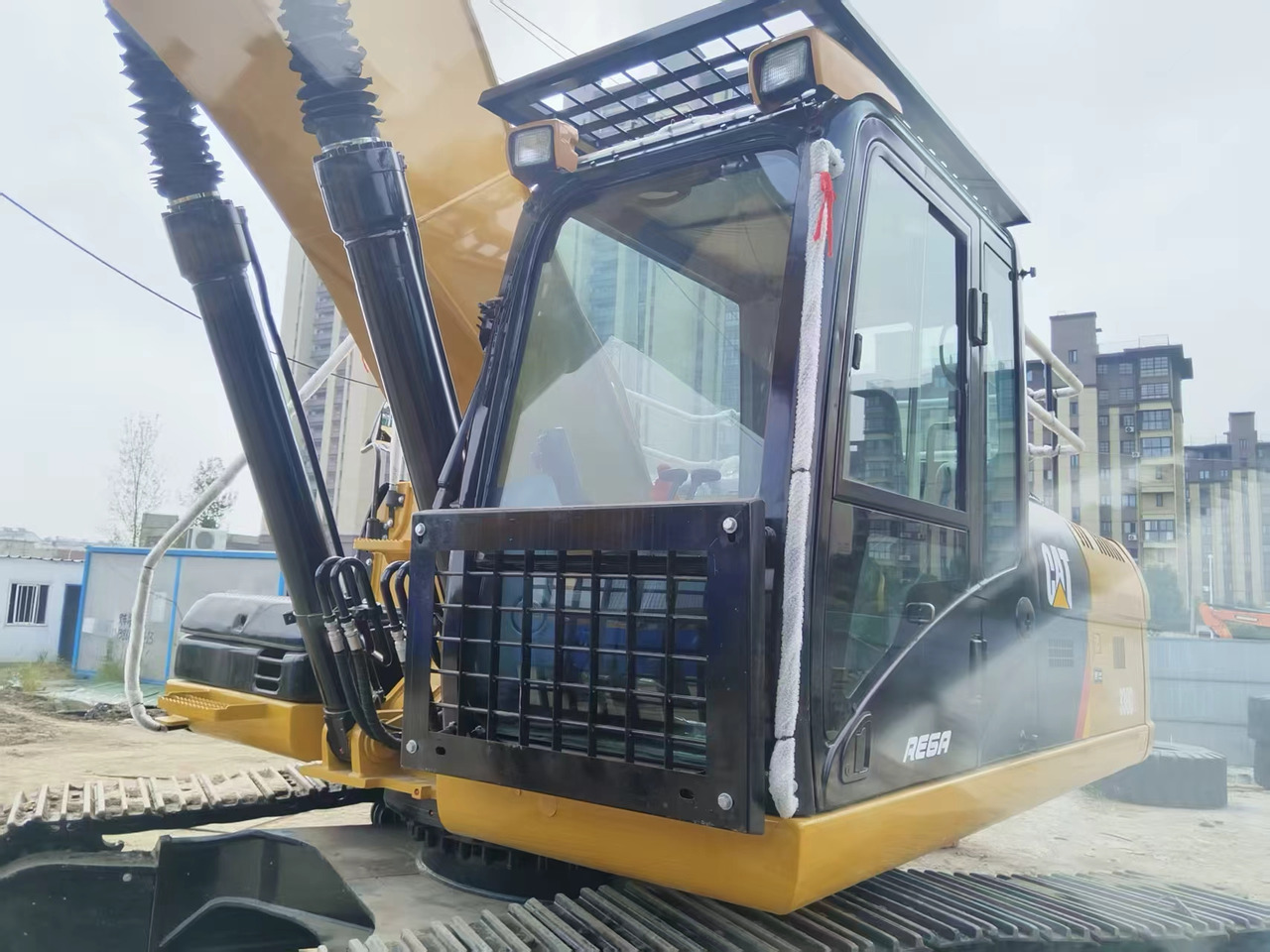 CATERPILLAR 330DL good condition 2024 30 ton excavator for sale - 크롤러 굴삭기 : 사진 3 CATERPILLAR 330DL good condition 2024 30 ton excavator for sale - 크롤러 굴삭기 : 사진 3