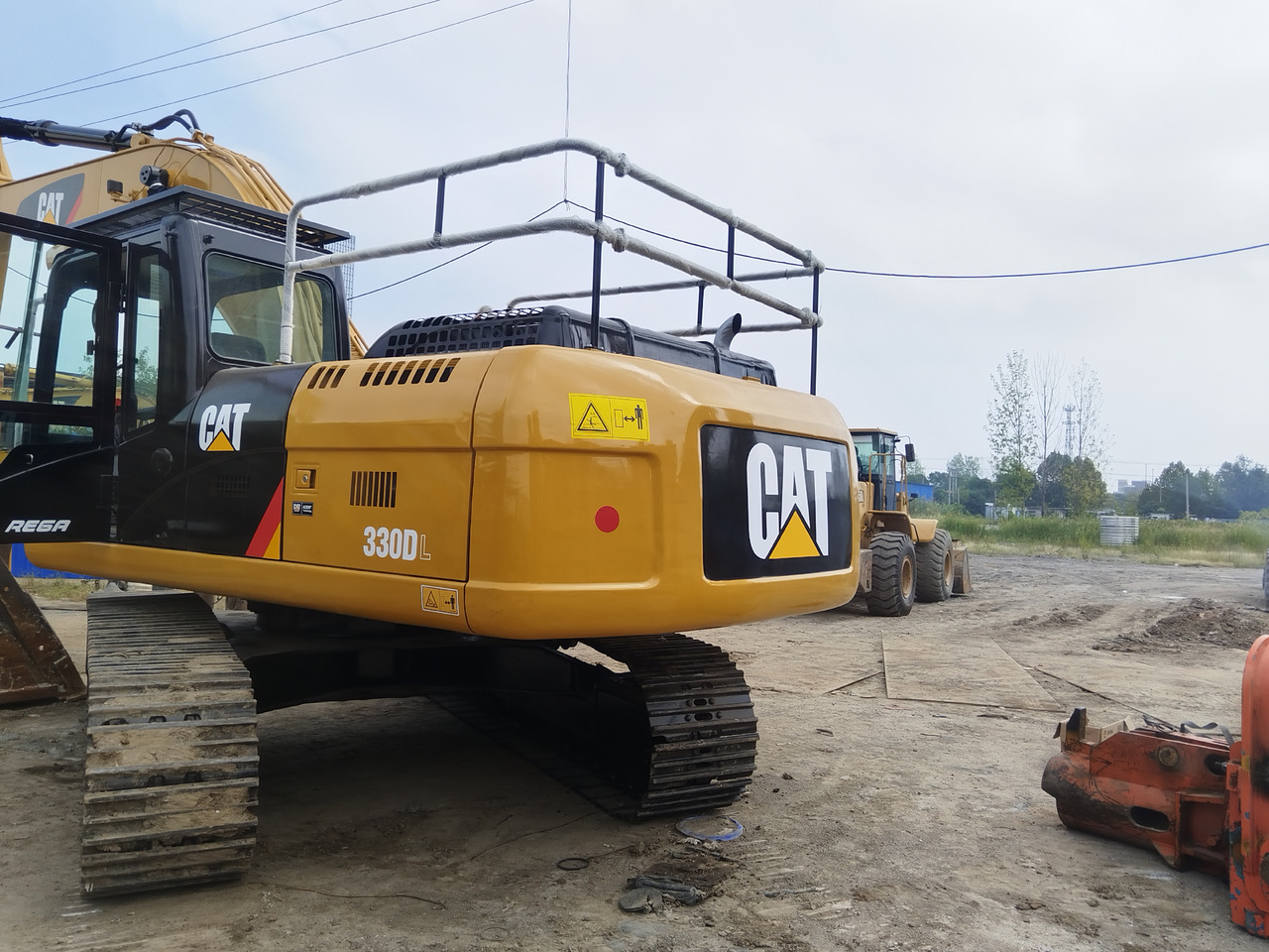 CATERPILLAR 330DL good condition 2024 30 ton excavator for sale - 크롤러 굴삭기 : 사진 4 CATERPILLAR 330DL good condition 2024 30 ton excavator for sale - 크롤러 굴삭기 : 사진 4