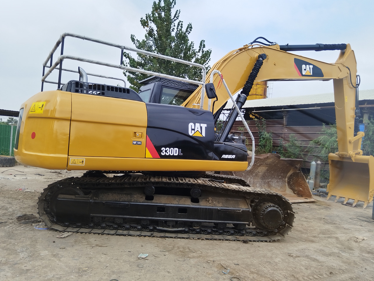 CATERPILLAR 330DL good condition 2024 30 ton excavator for sale - 크롤러 굴삭기 : 사진 1 CATERPILLAR 330DL good condition 2024 30 ton excavator for sale - 크롤러 굴삭기 : 사진 1