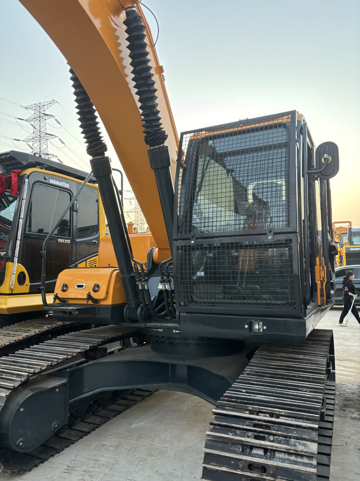 HYUNDAI 220LC—9S Hyundai 20 ton excavator in stock bucket hammer Customizable - 크롤러 굴삭기 : 사진 4 HYUNDAI 220LC—9S Hyundai 20 ton excavator in stock bucket hammer Customizable - 크롤러 굴삭기 : 사진 4