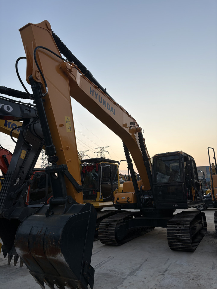 HYUNDAI 220LC—9S Hyundai 20 ton excavator in stock bucket hammer Customizable - 크롤러 굴삭기 : 사진 2 HYUNDAI 220LC—9S Hyundai 20 ton excavator in stock bucket hammer Customizable - 크롤러 굴삭기 : 사진 2