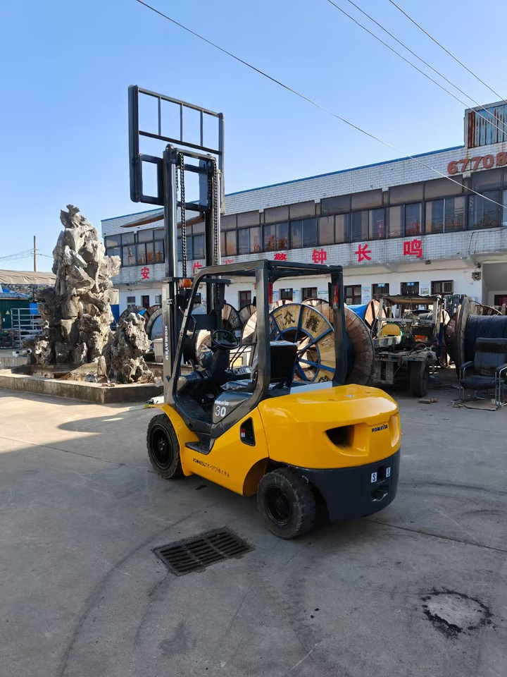 KOMATSU FD30T japan brand used 3 ton forklift - 디젤 지게차 : 사진 1 KOMATSU FD30T japan brand used 3 ton forklift - 디젤 지게차 : 사진 1