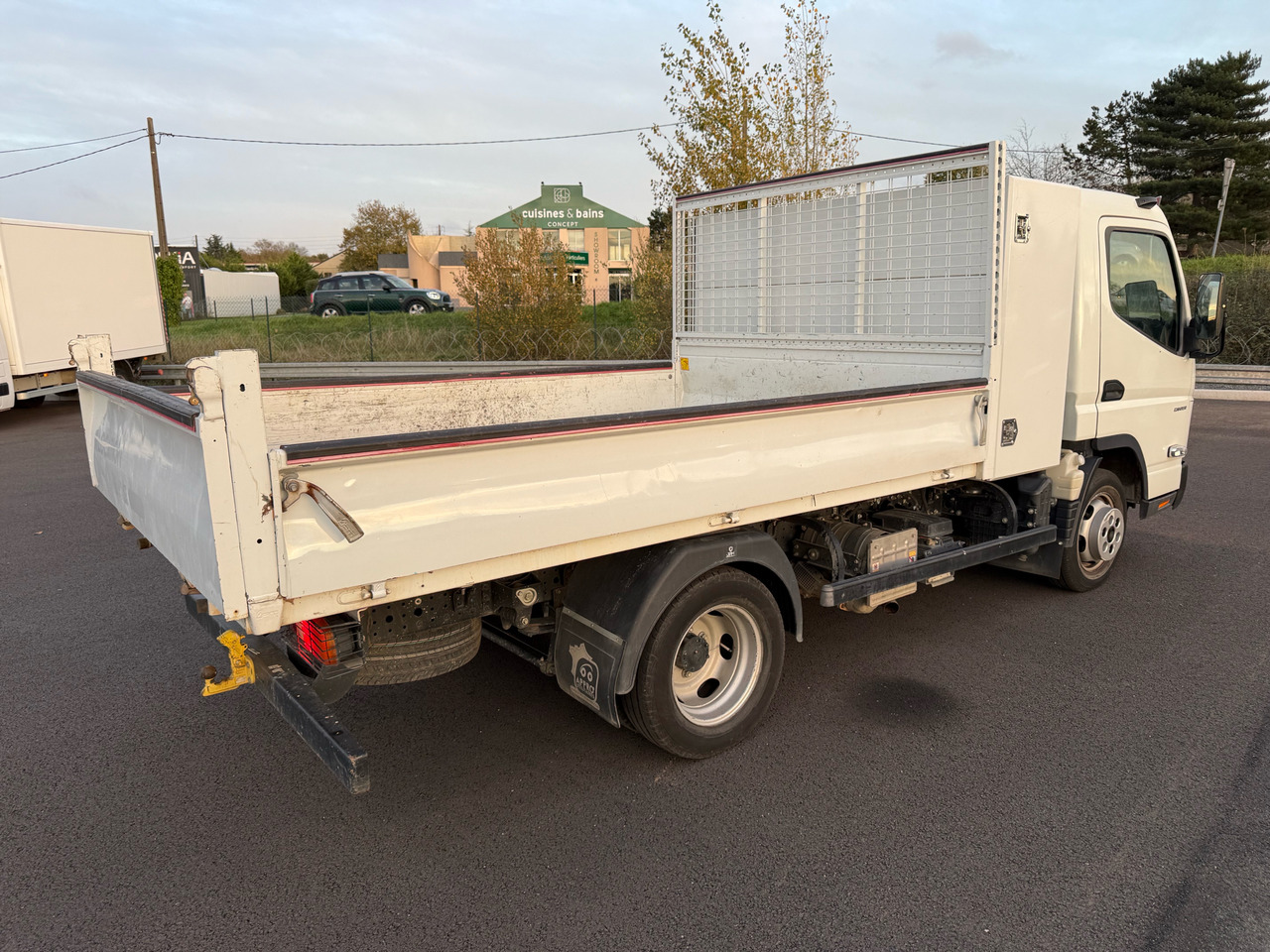 Mitsubishi Canter Fuso - 덤프 밴 : 사진 4 Mitsubishi Canter Fuso - 덤프 밴 : 사진 4