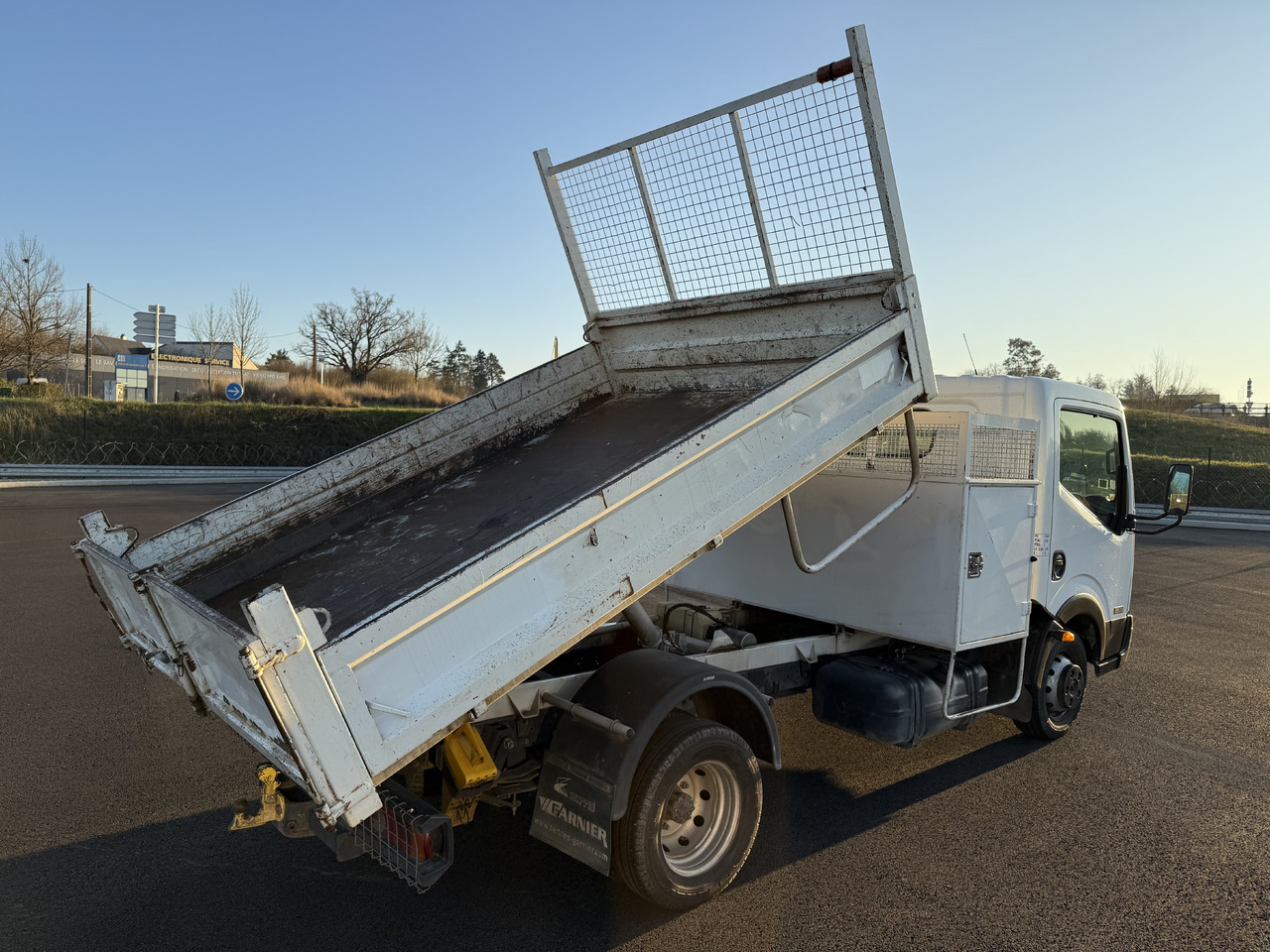 NISSAN CABSTAR 35.11 - 덤프 밴 : 사진 3 NISSAN CABSTAR 35.11 - 덤프 밴 : 사진 3