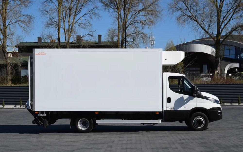 Iveco DAILY 70C18 / 3.0 - 180 KM / AUTOMAT HI-MATIC / 3 OSOBY / CHŁODNIA - MROŹNIA 4,55 M / AGREGAD FRIGOBLOCK / WINDA SORENSEN / KLIMA / TEMPOMAT / KAMERA COFANIA / REGULOWANE ZAWIESZENIE / SERWISOWA - 냉동탑차 : 사진 4 Iveco DAILY 70C18 / 3.0 - 180 KM / AUTOMAT HI-MATIC / 3 OSOBY / CHŁODNIA - MROŹNIA 4,55 M / AGREGAD FRIGOBLOCK / WINDA SORENSEN / KLIMA / TEMPOMAT / KAMERA COFANIA / REGULOWANE ZAWIESZENIE / SERWISOWA - 냉동탑차 : 사진 4