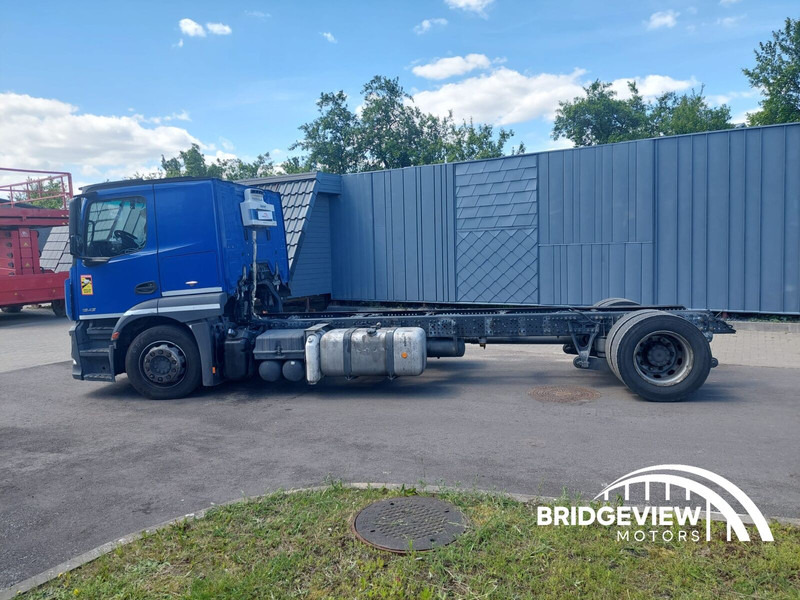 Mercedes-Benz Actros 1843 - 캡 새시 트럭 : 사진 4 Mercedes-Benz Actros 1843 - 캡 새시 트럭 : 사진 4