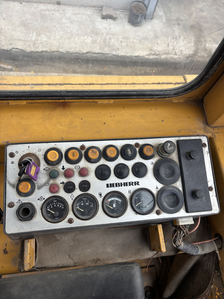 LIEBHERR PR 711 - 불도저 : 사진 3 LIEBHERR PR 711 - 불도저 : 사진 3