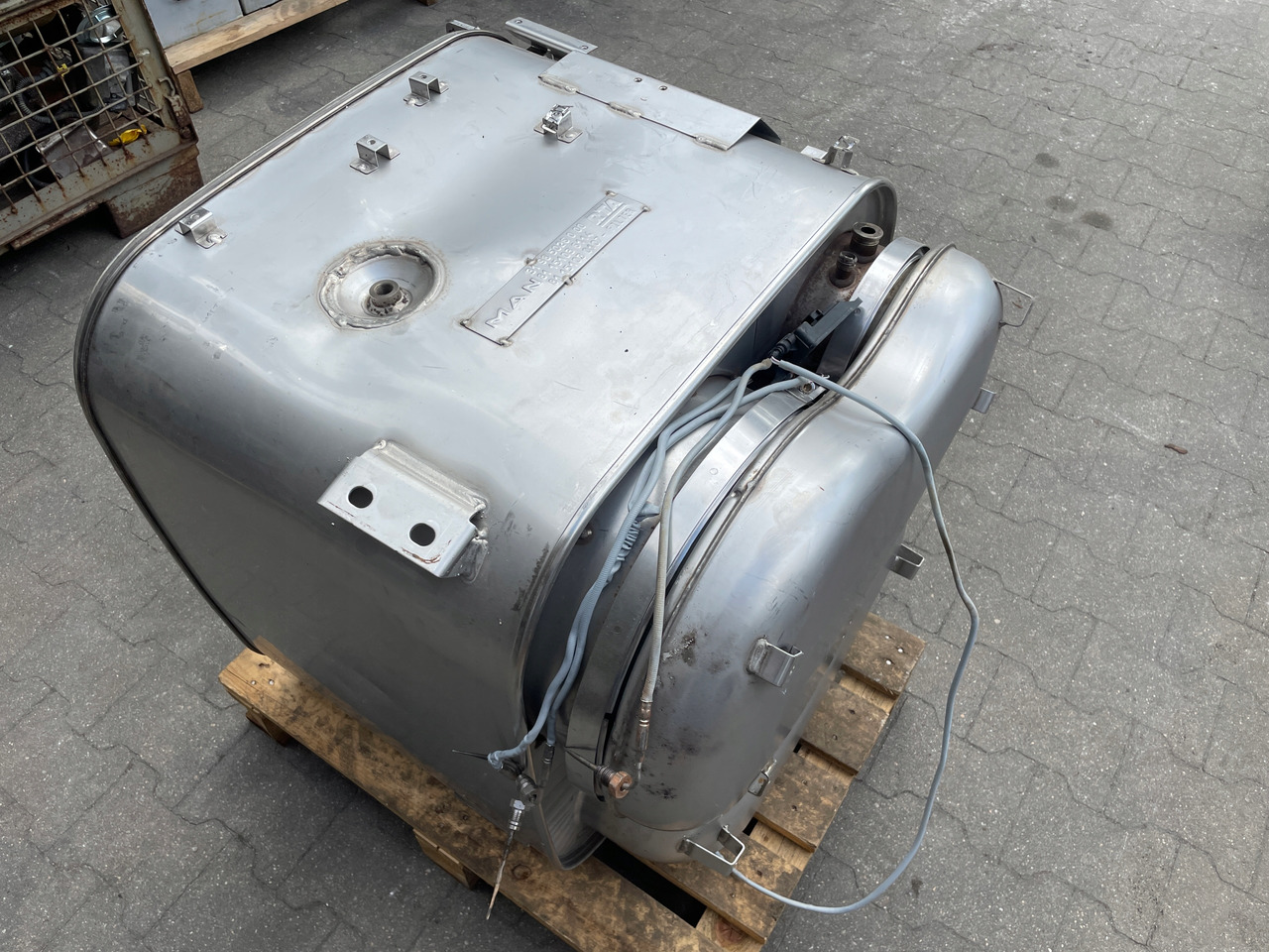 KATALIZATOR MAN TGX TGS EURO 6 DPF TŁUMIK WYDECH 81151036114 - 배기관 트럭 용 : 사진 3 KATALIZATOR MAN TGX TGS EURO 6 DPF TŁUMIK WYDECH 81151036114 - 배기관 트럭 용 : 사진 3