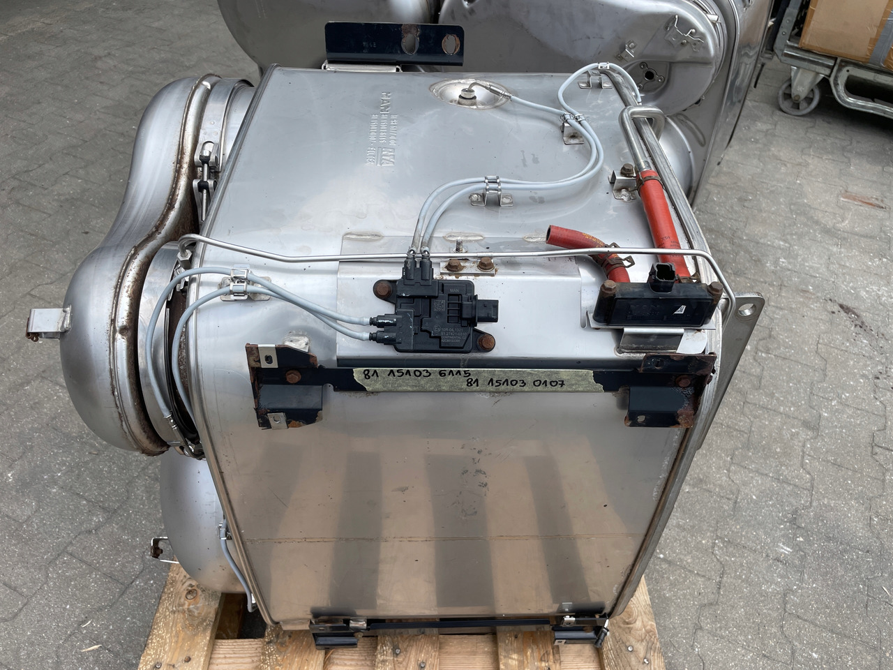 KATALIZATOR MAN TGX TGS EURO 6 DPF TŁUMIK WYDECH 81151036115 - 배기관 트럭 용 : 사진 2 KATALIZATOR MAN TGX TGS EURO 6 DPF TŁUMIK WYDECH 81151036115 - 배기관 트럭 용 : 사진 2