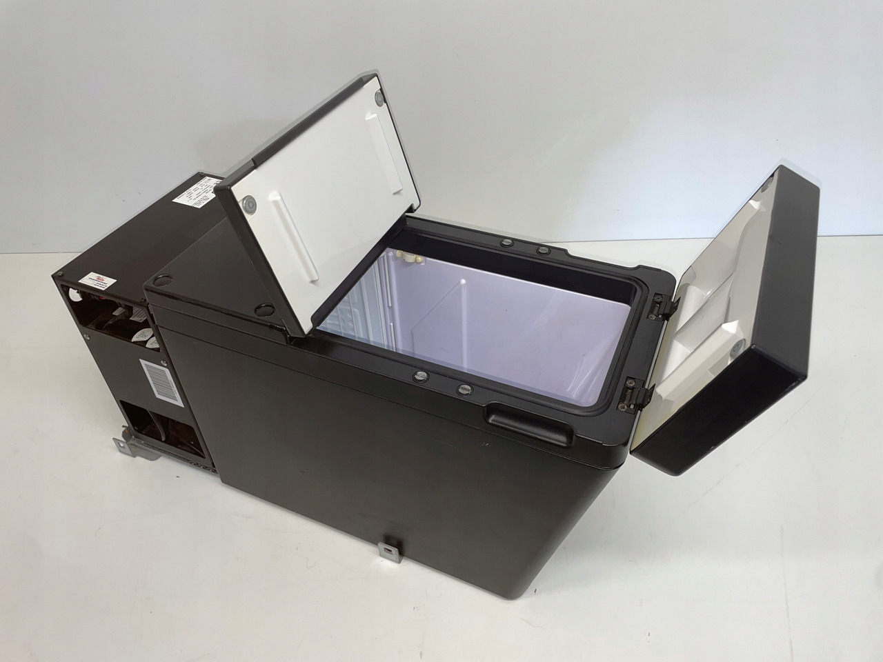 LODÓWKA CHŁODZIARKA IVECO STRALIS INTEL B 504195453 - 운전실 및 내부 트럭 용 : 사진 1 LODÓWKA CHŁODZIARKA IVECO STRALIS INTEL B 504195453 - 운전실 및 내부 트럭 용 : 사진 1