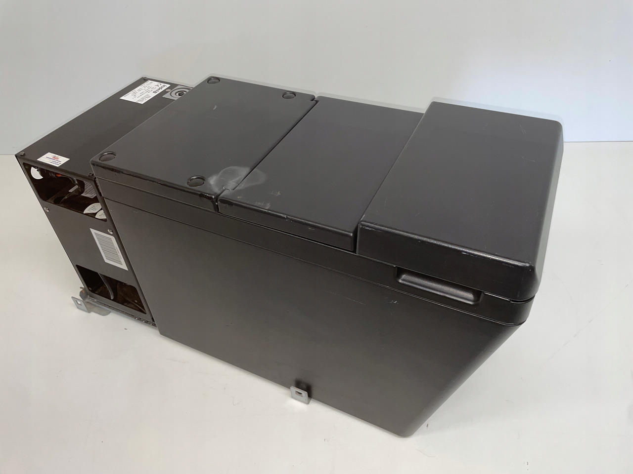 LODÓWKA CHŁODZIARKA IVECO STRALIS INTEL B 504195453 - 운전실 및 내부 트럭 용 : 사진 2 LODÓWKA CHŁODZIARKA IVECO STRALIS INTEL B 504195453 - 운전실 및 내부 트럭 용 : 사진 2