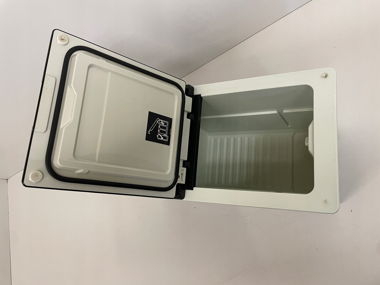 LODÓWKA CHŁODZIARKA MERCEDES ACTROS MP4 MP 4 A9608200306 - 운전실 및 내부 트럭 용 : 사진 2 LODÓWKA CHŁODZIARKA MERCEDES ACTROS MP4 MP 4 A9608200306 - 운전실 및 내부 트럭 용 : 사진 2