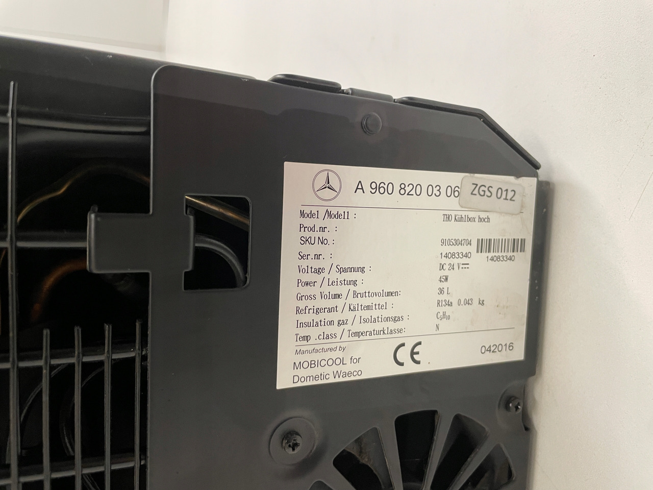 LODÓWKA CHŁODZIARKA MERCEDES ACTROS MP4 MP 4 A9608200306 - 운전실 및 내부 트럭 용 : 사진 4 LODÓWKA CHŁODZIARKA MERCEDES ACTROS MP4 MP 4 A9608200306 - 운전실 및 내부 트럭 용 : 사진 4