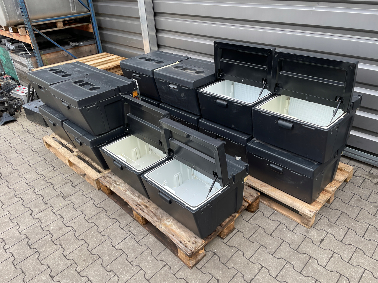 LODÓWKA IVECO HI-WAY HI WAY STRALIS - 운전실 및 내부 트럭 용 : 사진 4 LODÓWKA IVECO HI-WAY HI WAY STRALIS - 운전실 및 내부 트럭 용 : 사진 4