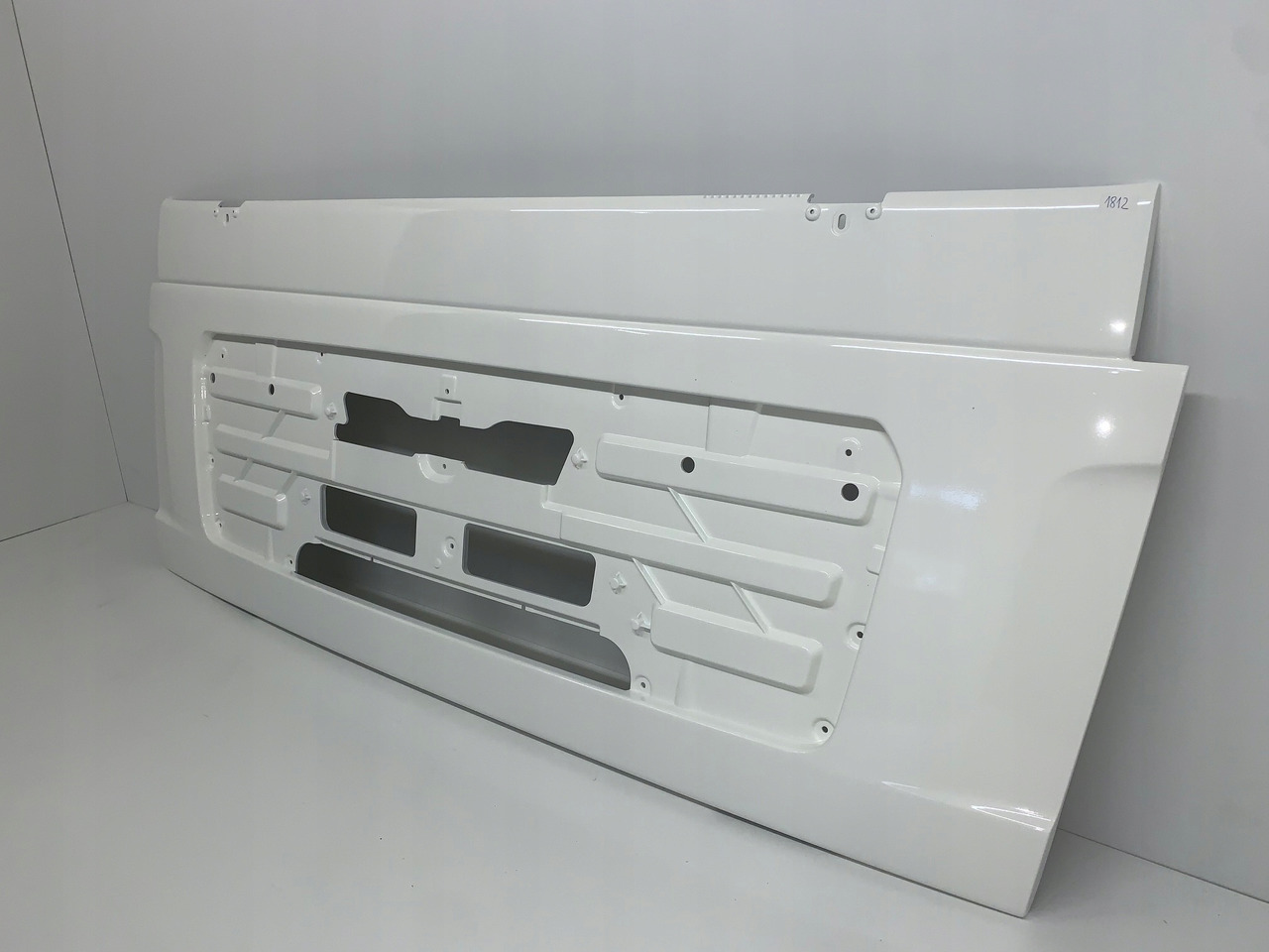 MASKA ATRAPA GRILL MAN TGL TGM NR 1812 - 차양 트럭 용 : 사진 2 MASKA ATRAPA GRILL MAN TGL TGM NR 1812 - 차양 트럭 용 : 사진 2