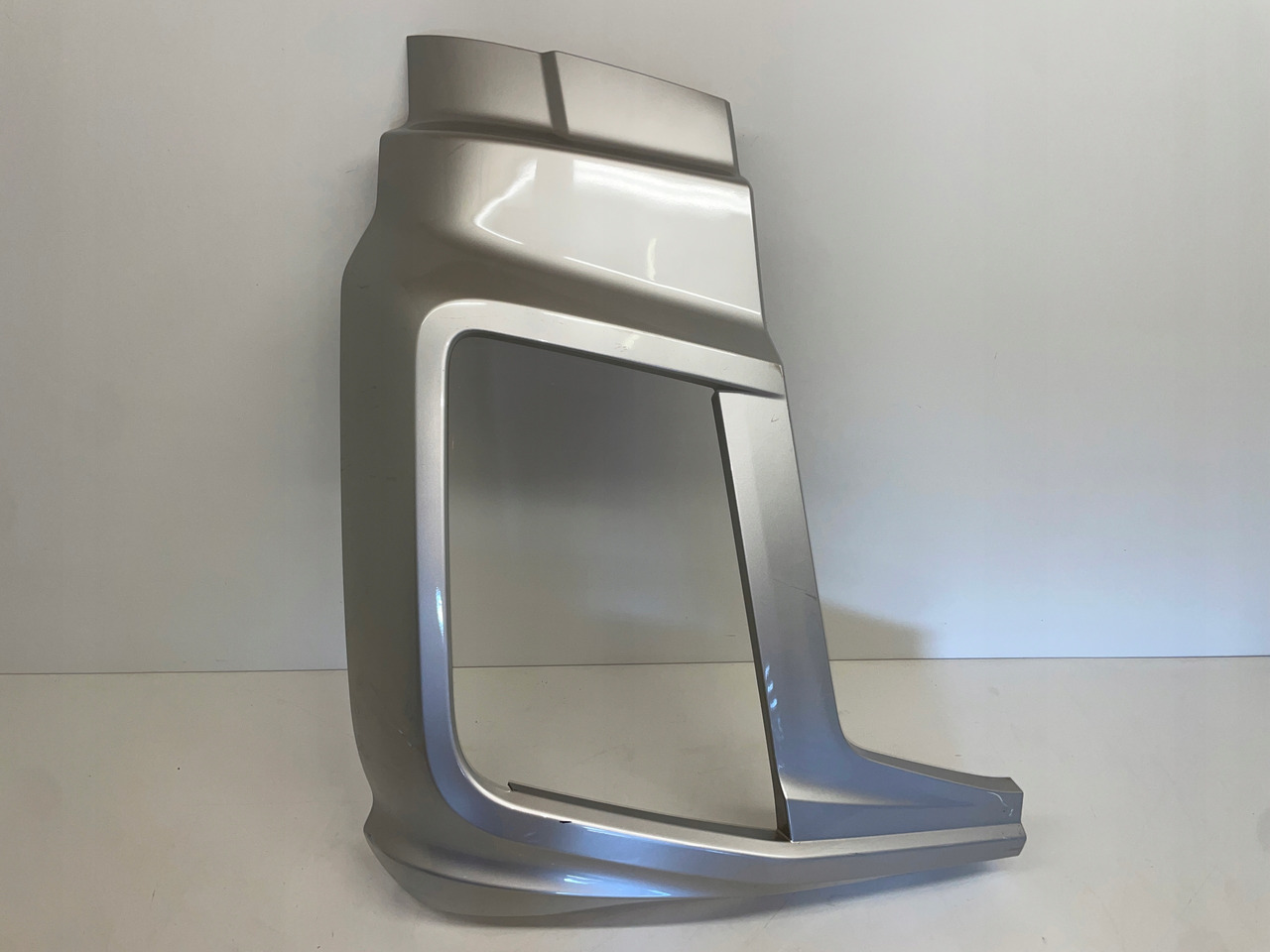 PRAWA OSŁONA OKULAR ZDERZAK FORD F-MAX JC46-17E950-A - 범퍼 트럭 용 : 사진 1 PRAWA OSŁONA OKULAR ZDERZAK FORD F-MAX JC46-17E950-A - 범퍼 트럭 용 : 사진 1