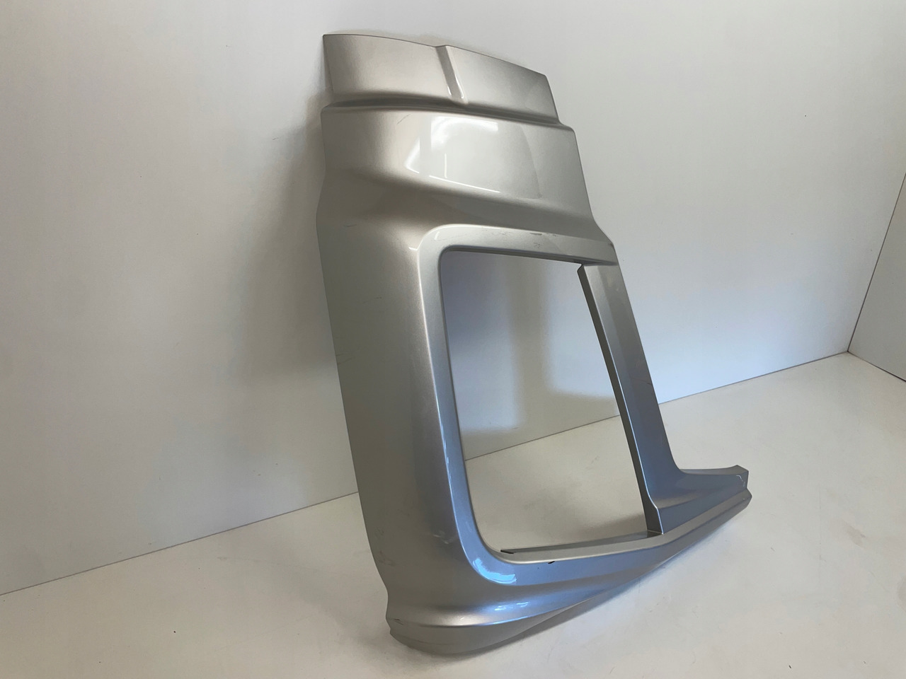 PRAWA OSŁONA OKULAR ZDERZAK FORD F-MAX JC46-17E950-A - 범퍼 트럭 용 : 사진 2 PRAWA OSŁONA OKULAR ZDERZAK FORD F-MAX JC46-17E950-A - 범퍼 트럭 용 : 사진 2