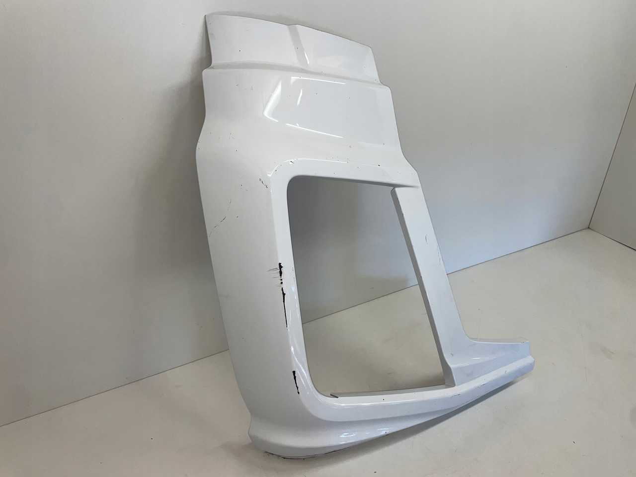 PRAWA OSŁONA OKULAR ZDERZAK FORD F-MAX JC46-17E950-A - 범퍼 트럭 용 : 사진 2 PRAWA OSŁONA OKULAR ZDERZAK FORD F-MAX JC46-17E950-A - 범퍼 트럭 용 : 사진 2