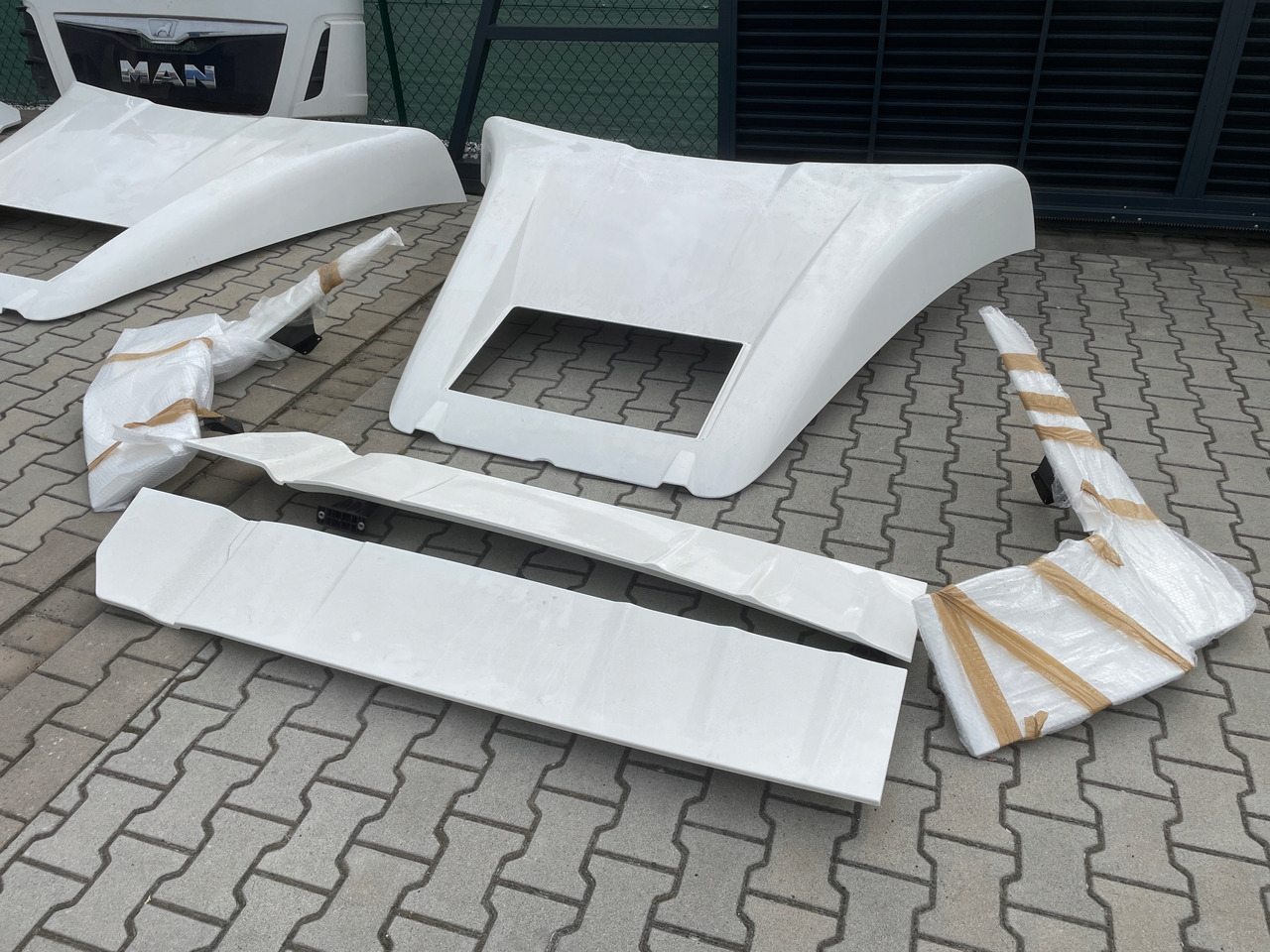 Spoiler Zakabinowy Górny Boczny Spoilery Zakabinowe Man TGX3 TG3 TGX 3 - 공기역학/ 스포일러 트럭 용 : 사진 2 Spoiler Zakabinowy Górny Boczny Spoilery Zakabinowe Man TGX3 TG3 TGX 3 - 공기역학/ 스포일러 트럭 용 : 사진 2