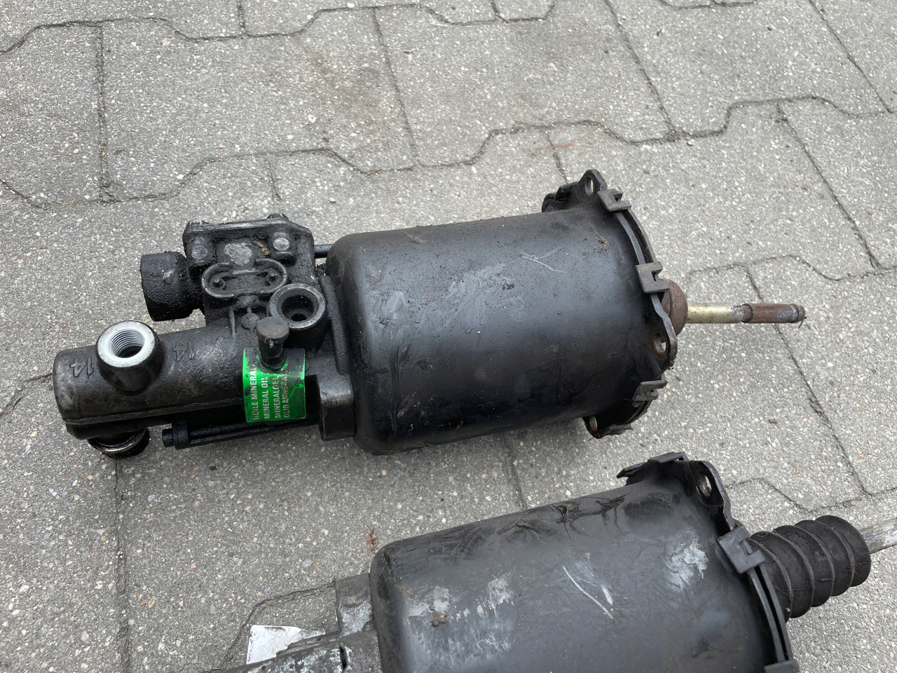 WYBIERAK SKRZYNI BIEGÓW WYSPRZĘGLIK ZAWÓR MAN TGA TGS TGX 9700514127 - 클러치 실린더 트럭 용 : 사진 3 WYBIERAK SKRZYNI BIEGÓW WYSPRZĘGLIK ZAWÓR MAN TGA TGS TGX 9700514127 - 클러치 실린더 트럭 용 : 사진 3