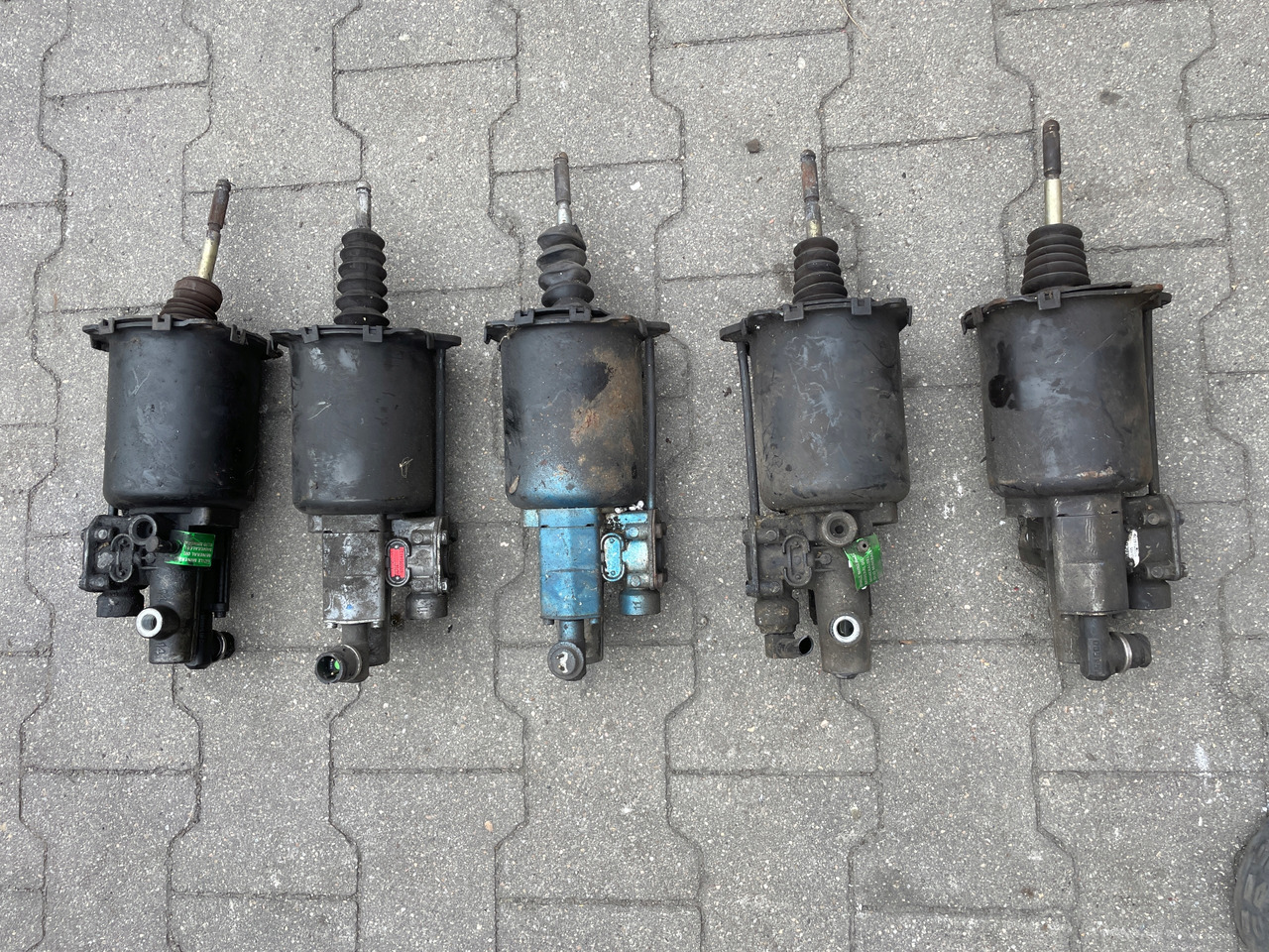 WYBIERAK SKRZYNI BIEGÓW WYSPRZĘGLIK ZAWÓR MAN TGA TGS TGX 9700514127 - 클러치 실린더 트럭 용 : 사진 2 WYBIERAK SKRZYNI BIEGÓW WYSPRZĘGLIK ZAWÓR MAN TGA TGS TGX 9700514127 - 클러치 실린더 트럭 용 : 사진 2