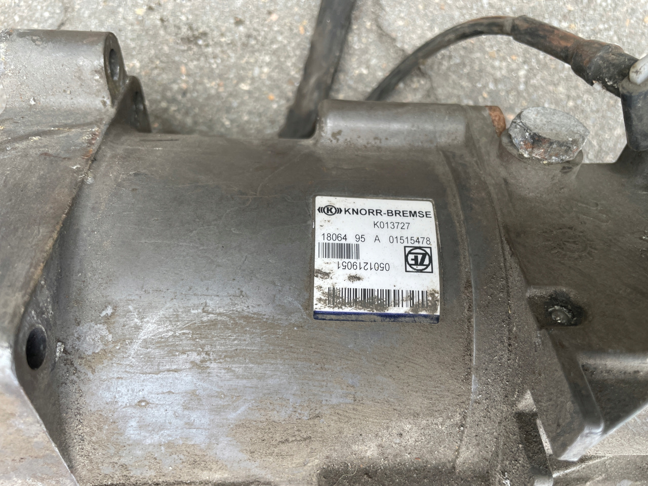 WYSPRZĘGLIK SKRZYNI MAN TGX TGS TGA AUTOMAT K013727 - 클러치 실린더 트럭 용 : 사진 4 WYSPRZĘGLIK SKRZYNI MAN TGX TGS TGA AUTOMAT K013727 - 클러치 실린더 트럭 용 : 사진 4