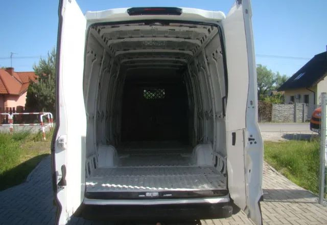 패널 밴 Iveco DAILY 35 S 15 MAXI L4 H2 KLIMATRONIC : 사진 8 패널 밴 Iveco DAILY 35 S 15 MAXI L4 H2 KLIMATRONIC : 사진 8