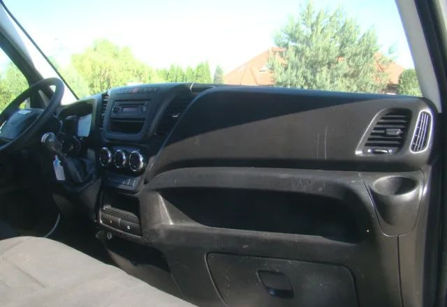 패널 밴 Iveco DAILY 35 S 15 MAXI L4 H2 KLIMATRONIC : 사진 11 패널 밴 Iveco DAILY 35 S 15 MAXI L4 H2 KLIMATRONIC : 사진 11